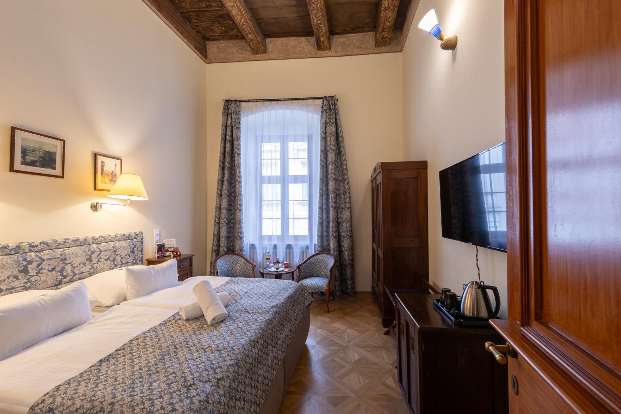 Deluxe Double or Twin Room,1588042416:JPEG